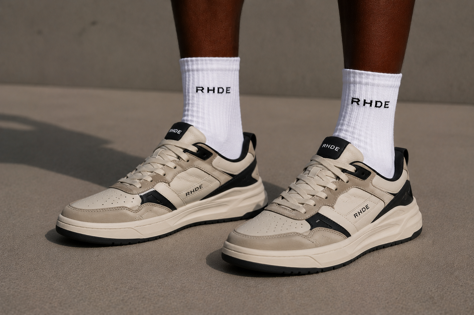 DISTRICT SNEAKERS